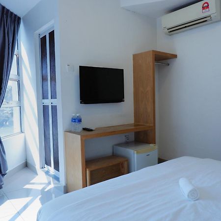Iris Hotel Kajang Exterior photo